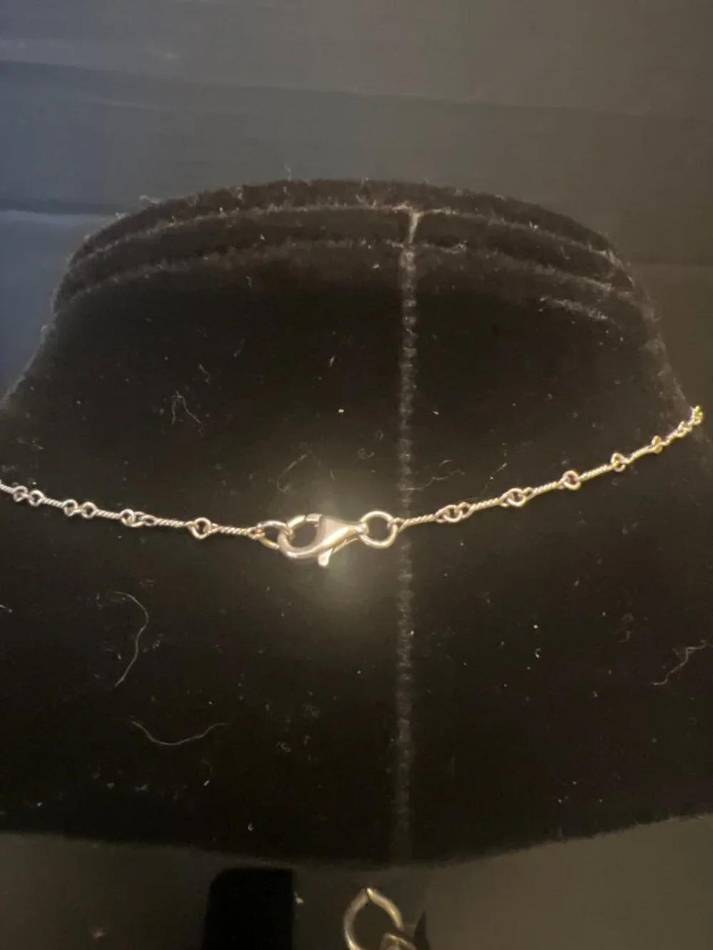 18K White Gold Sapphire 16
